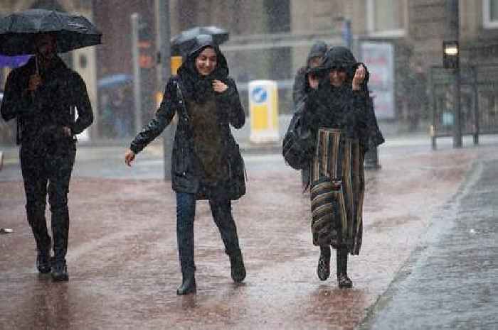 Storm Darragh hits Birmingham live as Met Office issues 'danger to life' warning