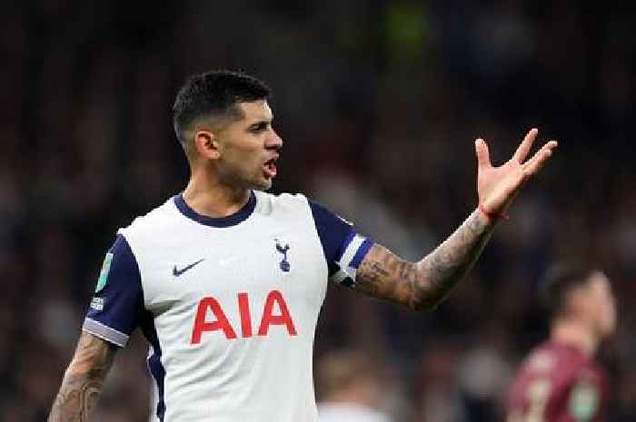 What Cristian Romero did to Tottenham supporters as Chelsea game halted by referee