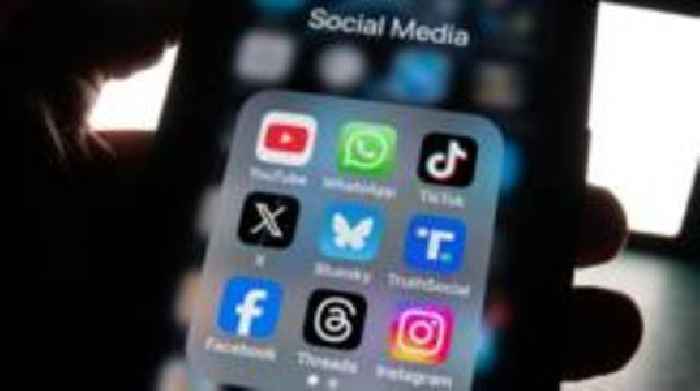 Facebook, Instagram and Whatsapp down in mass Meta outage