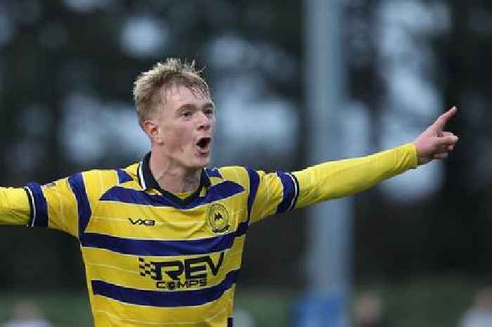 Torquay United want to keep loan midfielder Will Jenkins Davies