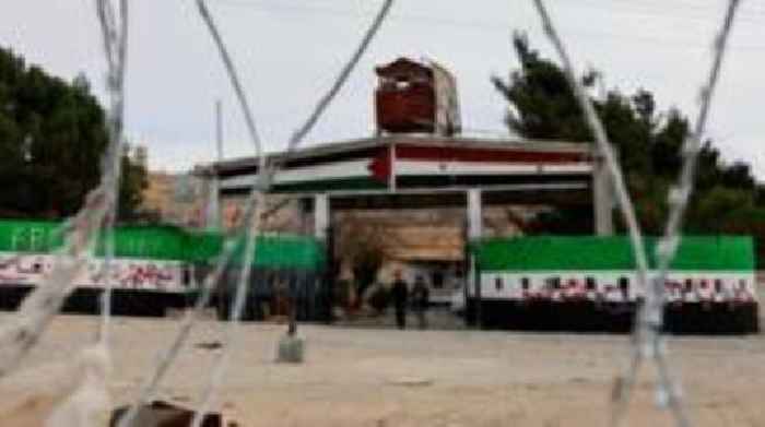 Syria rebel leader vows to shut down notorious Assad prisons