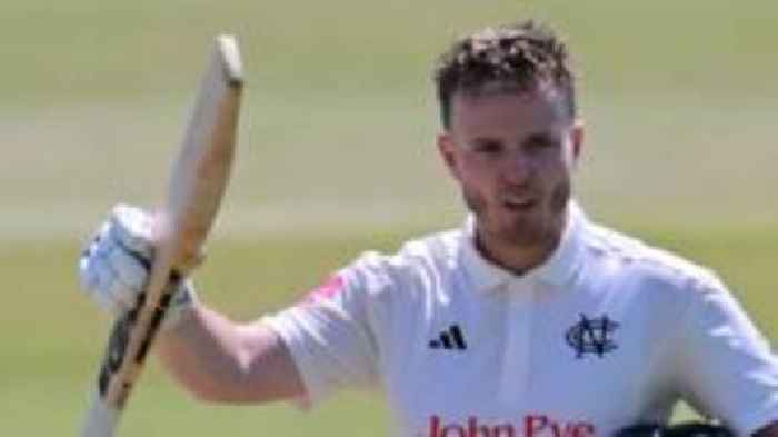 Batter Slater signs new Nottinghamshire deal