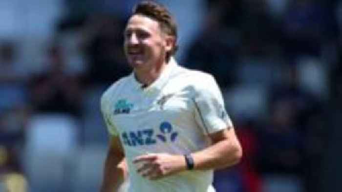 Surrey sign ex-Worcestershire all-rounder Smith