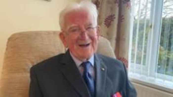 Veteran, 99, who first went to sea on D-Day, dies