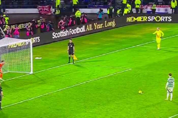 Kasper Schmeichel in unseen Celtic penalty shootout move that
'should have been sanctioned'