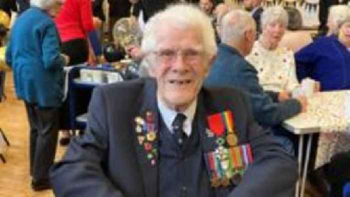 D-Day veteran gets 1,000 cards to mark centenary