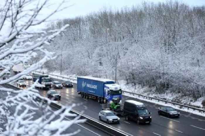 UK faces -3C snow bomb this weekend with '4 inches per hour in England'