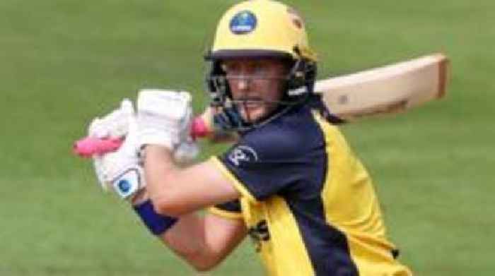 Batter Root commits to Glamorgan for 2025