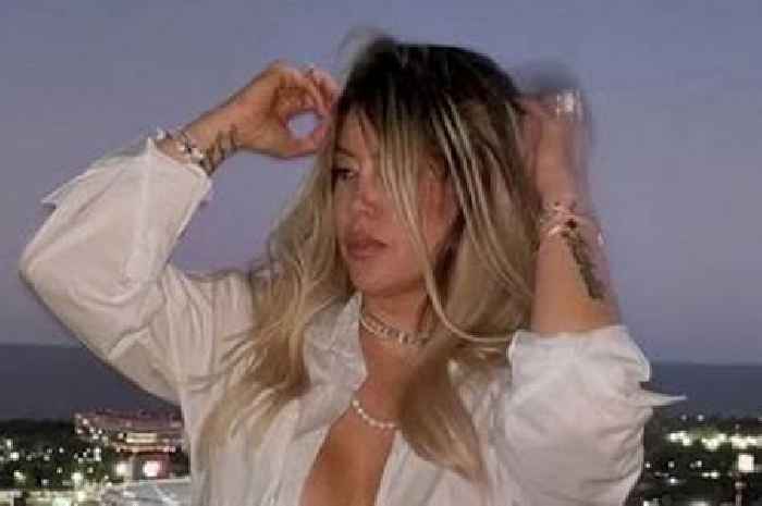 Super WAG Wanda Nara has wardrobe malfunction as fans gasp 'it's officially visible'