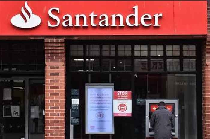 Santander paying £250 into bank accounts to 'bump' customer balances