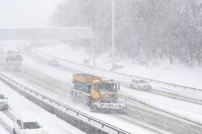 UK faces 311-mile snow bomb this weekend with seven counties in England battered