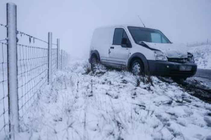 UK faces '51 hours of non-stop snow' in Arctic blast spanning 350 miles