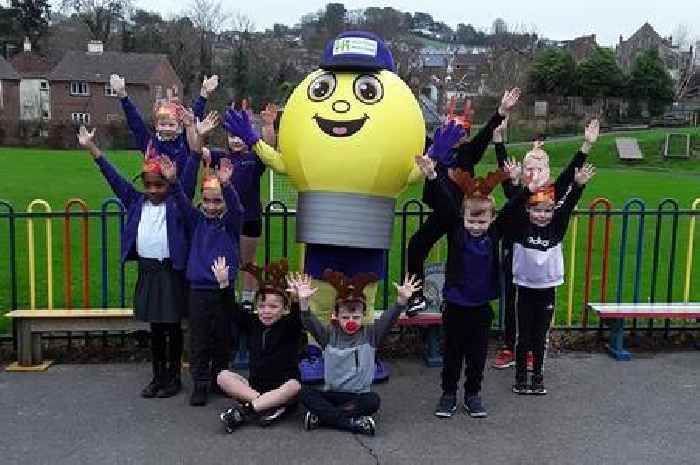 Reindeer on the run as Newton Abbot kids race for a festive charity cause