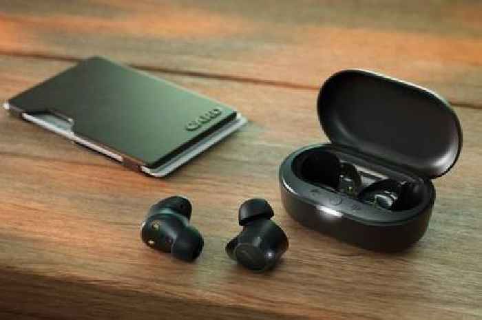 'Very good quality' Philips wireless earphones now less than £25 at Debenhams