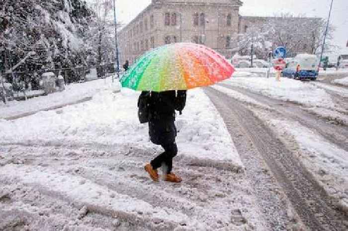 Met Office gives UK snow verdict after reports '22 counties to be hit by the white stuff'