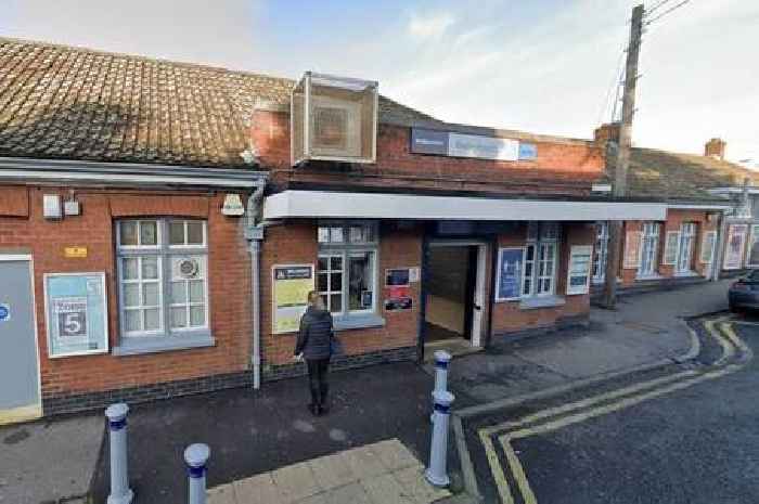 Man smashed with bottle at South London station waiting room as argument 'escalates'