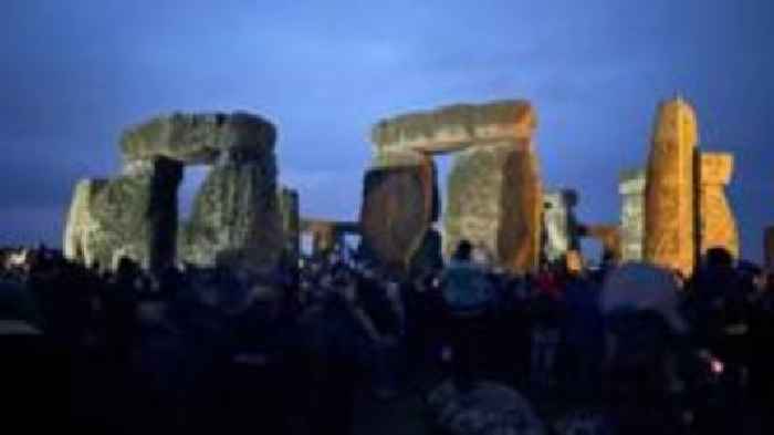 Winter solstice celebrated at Stonehenge