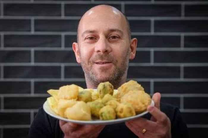 Christmas with a twist - the Nottingham chippies selling deep fried mince pies and battered sprouts