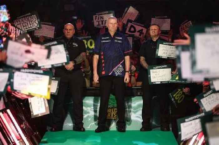 Raymond van Barneveld suffers Ally Pally walk on malfunction as Dutchman has his tune changed on way to the oche