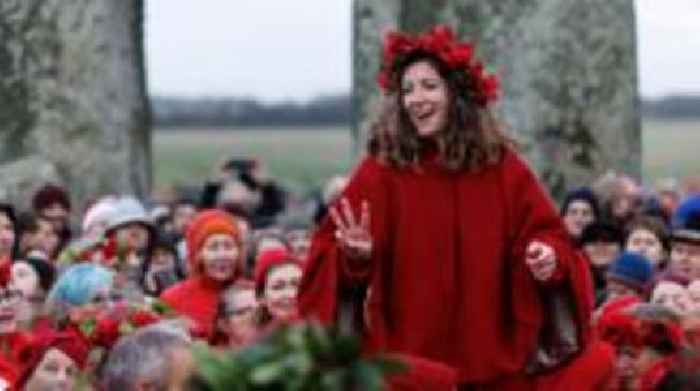 Thousands celebrate winter solstice at historic sites