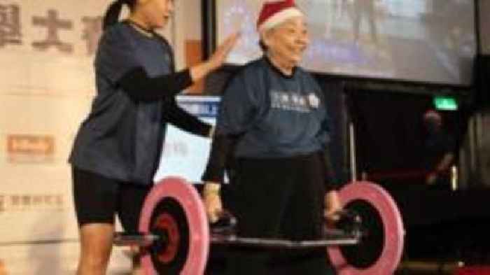 Watch: 90-year-old with Parkinson's enters weightlifting contest