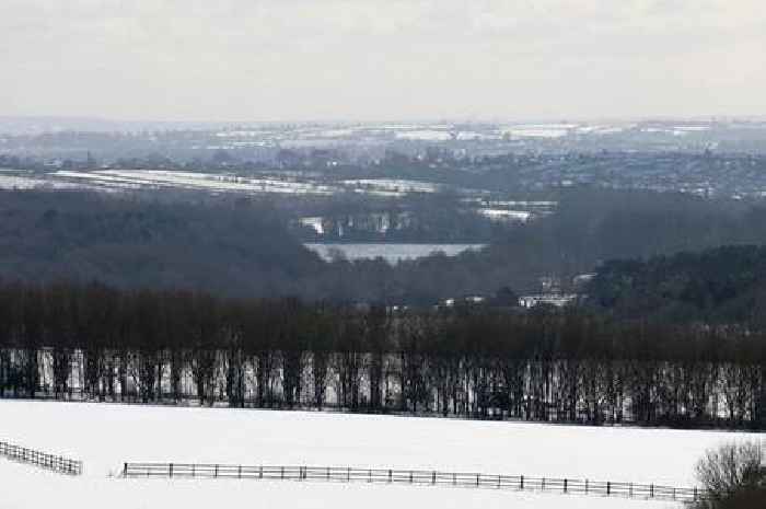 UK snow maps turn purple for New Year's Day with 10cm forecast in -5C New Year whiteout