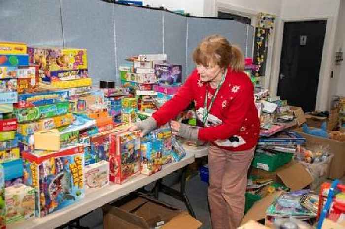 Joani Reid MP 'humbled' after packing emergency food bank parcels for struggling families this Christmas