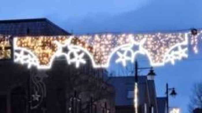 'Pants' Christmas lights sparking joy