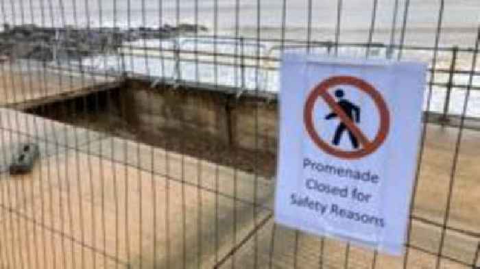 Works start to stop promenade collapsing further