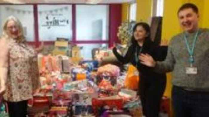 Students donate Christmas gifts to families in need