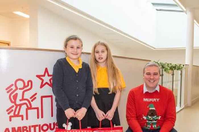 Renfrewshire MSP praises clever pupils for cracking Christmas card design