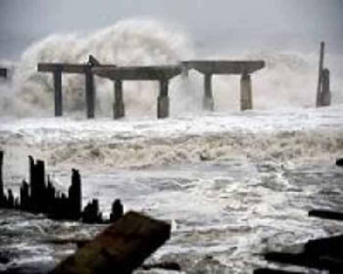 Pier breaks off, floats away in heavy California storm