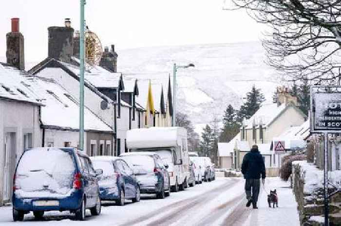 Met Office UK snow verdict following '550-mile wall of white stuff' weather map