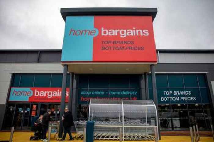 Are B&M, Poundland, Home Bargains and Dunelm open on Boxing Day 2024?