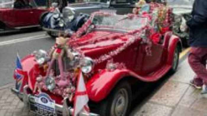 Vintage cars tour island for annual cavalcade