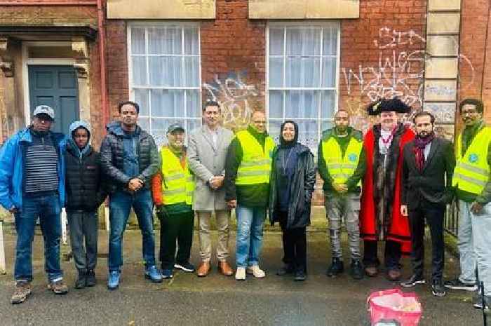 Muslim group brings the Christmas spirit to Bristol's homeless