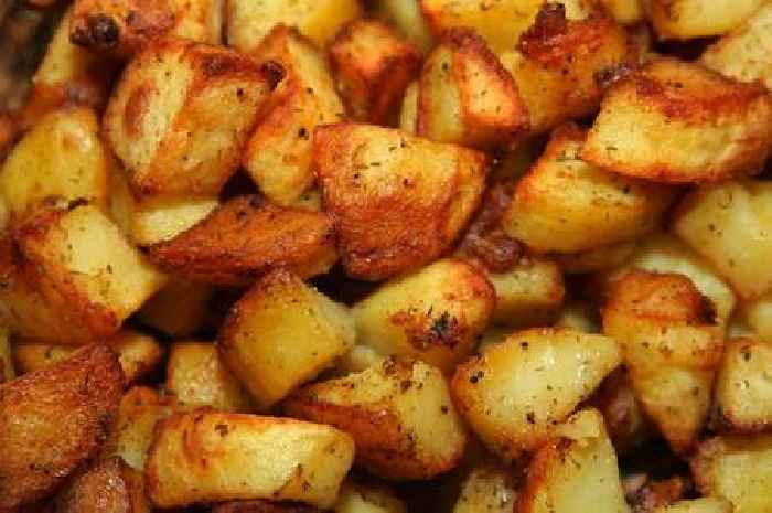 Eating leftover roast potatoes on Boxing Day could aid weight loss and boost gut health