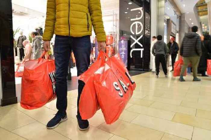 More than 10,000 retail jobs in Scotland lost in a year, figures show