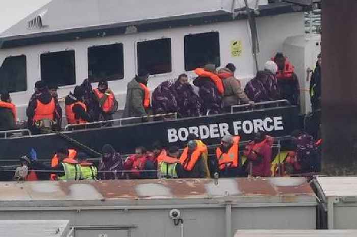 More than 450 people cross the English Channel in small boats on Christmas Day