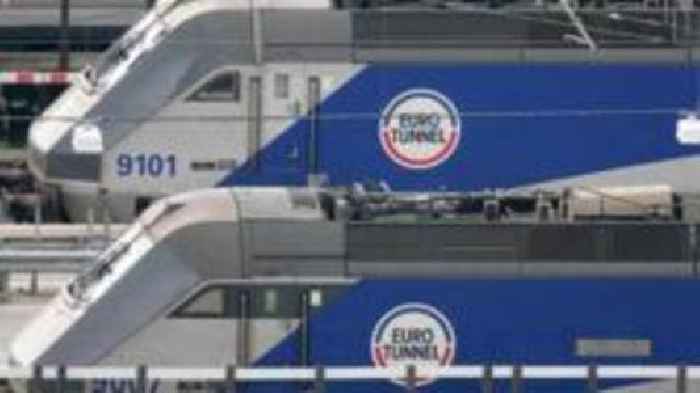 Three-hour Eurotunnel delays after train fault