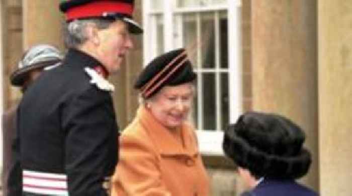 Elizabeth II had dim view of Orange marches, state papers claim