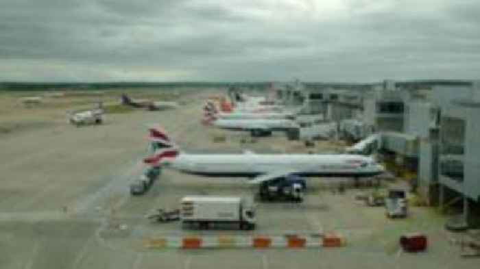 Flights disrupted at Gatwick due to heavy fog