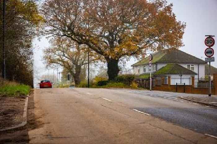 Radbourne Lane: Busy Derby road near A52 Ashbourne Road blocked after crash