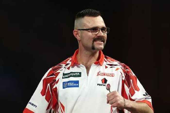 Damon Heta hits stunning 9-dart finish at PDC World Championship to bank £60k for another lucky Ally Pally punter