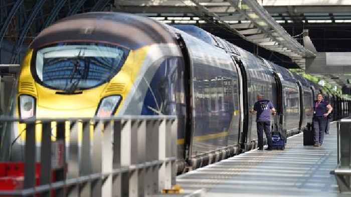 Eurostar passengers 'trapped for hours' in Channel Tunnel after train breaks down