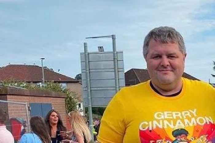 Renfrewshire teacher sheds 11 stone in amazing weight loss transformation