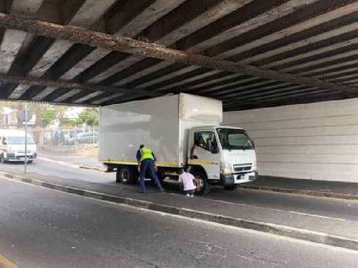 News24 | The trouble with 'Bridget': Low Muizenberg bridge causes chaos for locals, City and Prasa