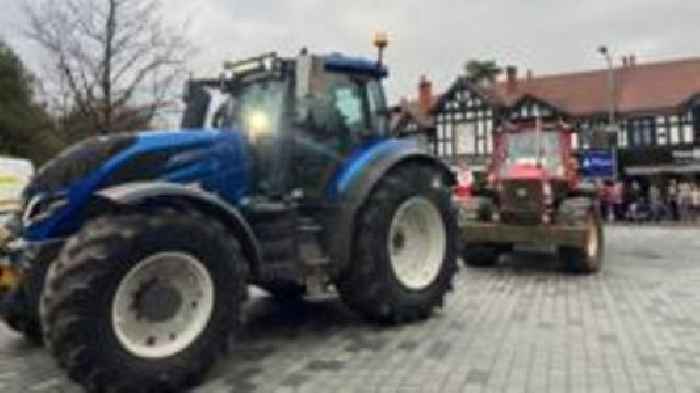 Tractor convoy raises thousands for hospice