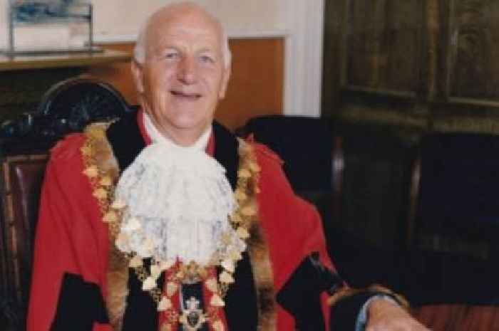 Cornwall 'family man' and former Helston mayor remembered in latest death notices