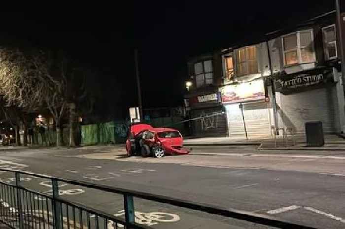 Two arrested after Beverley Road crash following 'short police pursuit'